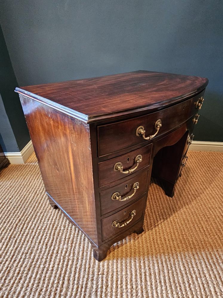Fine Quality George III Mahogany Secretaire Dressing Chest - Image 2