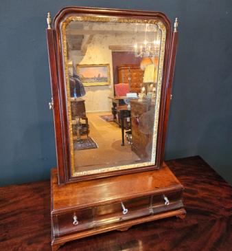 George II Mahogany Toilet Mirror - Image