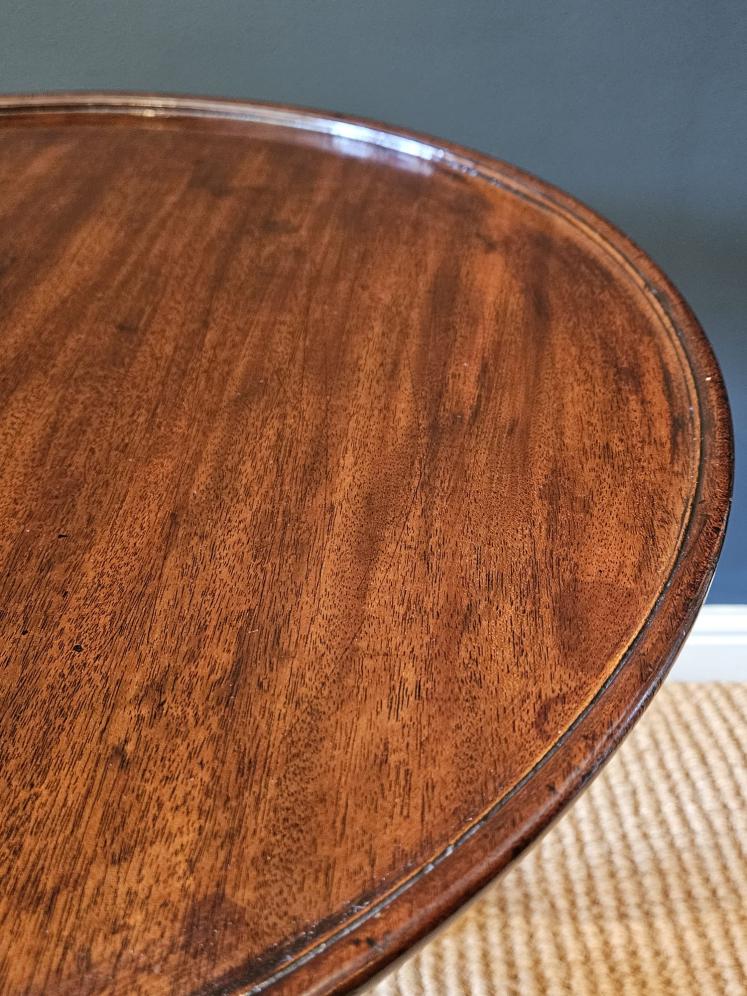 Fine Quality George II Red Walnut Snap Top Tripod Table - Image 8