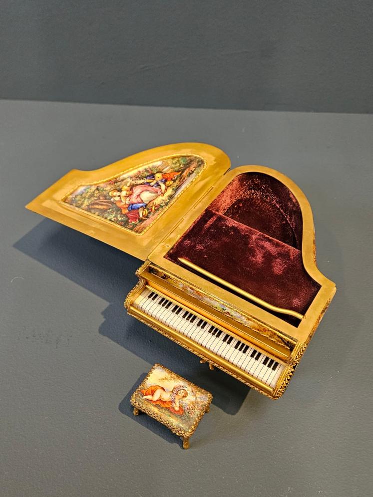 Austrian Enamel and Ormolu Piano Music Box - Image 6