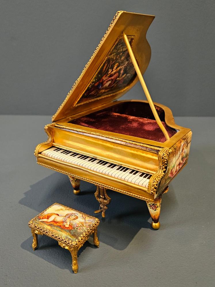 Austrian Enamel and Ormolu Piano Music Box - Image 5