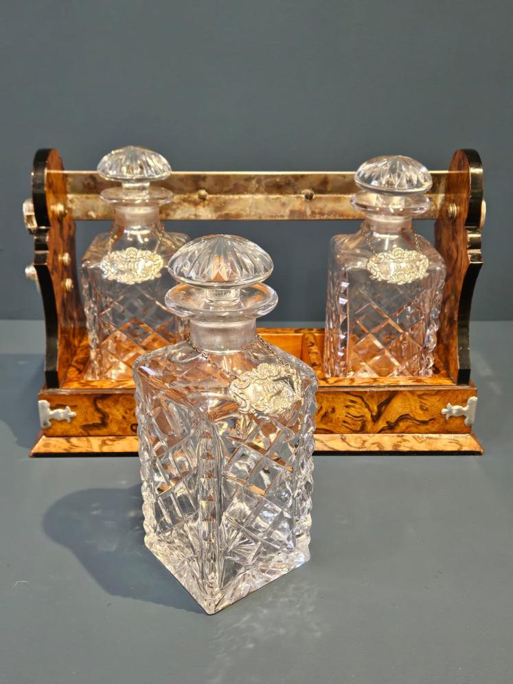 Superb Quality Victorian Tantalus - Image 6