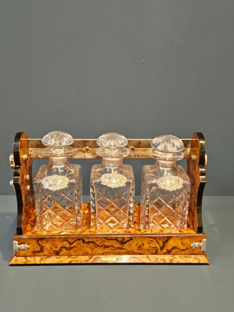Superb Quality Victorian Tantalus - Image 5