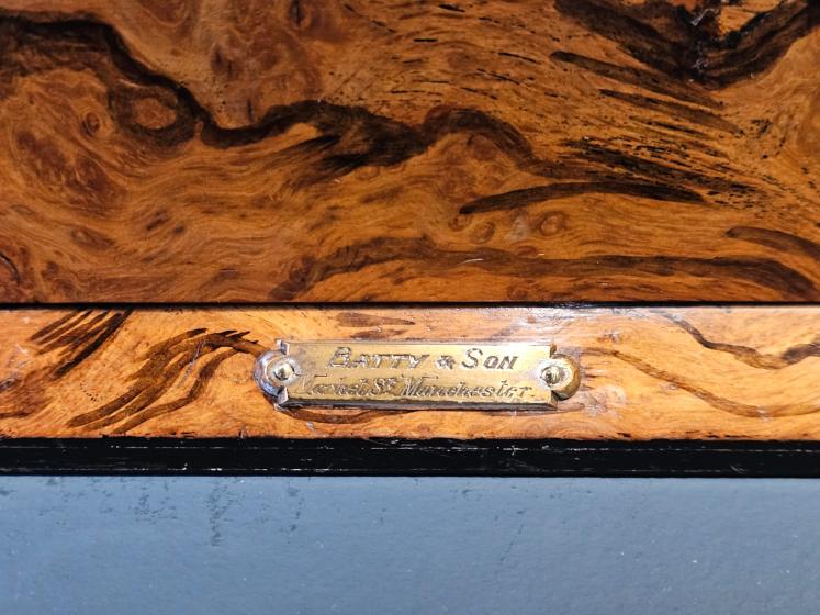 Superb Quality Victorian Tantalus - Image 3