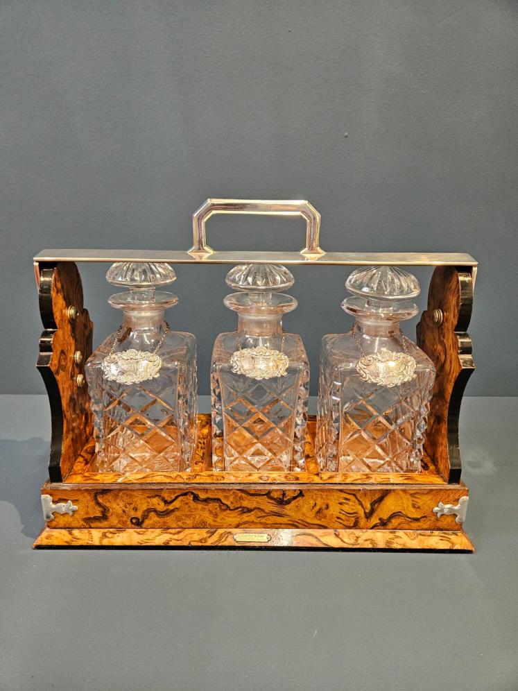 Superb Quality Victorian Tantalus - Image 2