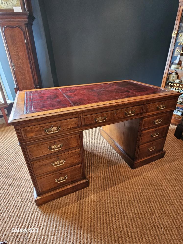 Quality Victorian Solid Oak Pedestal Desk by Maples London  - Image 4