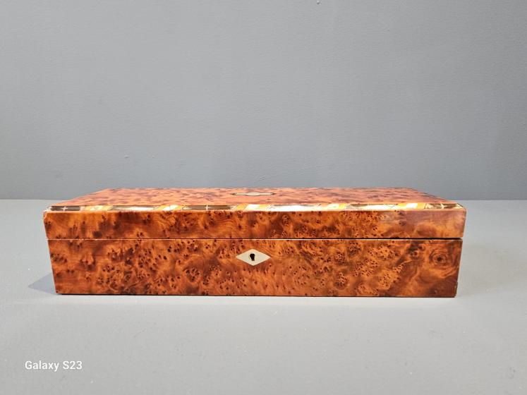 Victorian Amboyna and Mother of Pearl Inlaid Glove Box  - Image 5