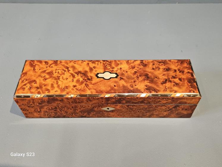 Victorian Amboyna and Mother of Pearl Inlaid Glove Box  - Image 4