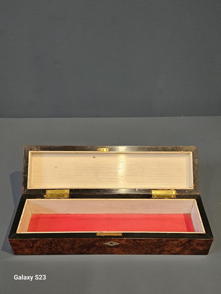 Victorian Amboyna and Mother of Pearl Inlaid Glove Box  - Image 2