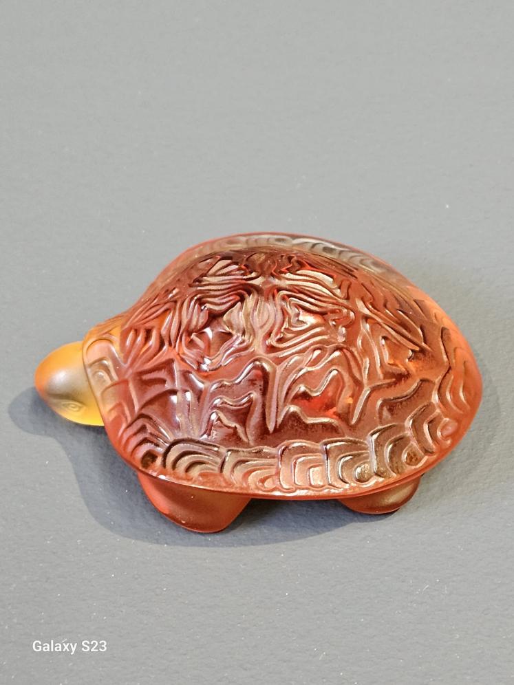 Small Lalique Amber Glass Turtle  - Image 2