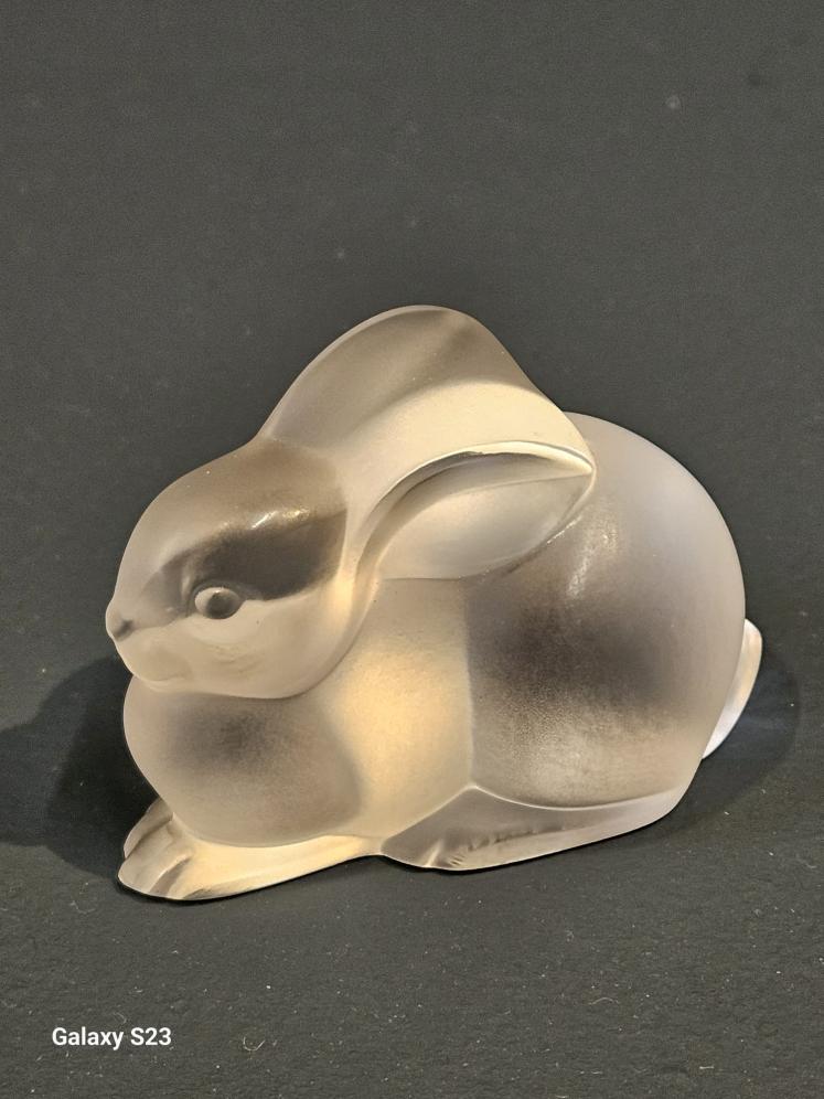 Lalique Opalescent Rabbit  - Image 1