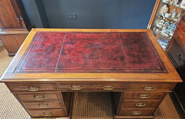 Quality Victorian Solid Oak Pedestal Desk by Maples London  - Image 4