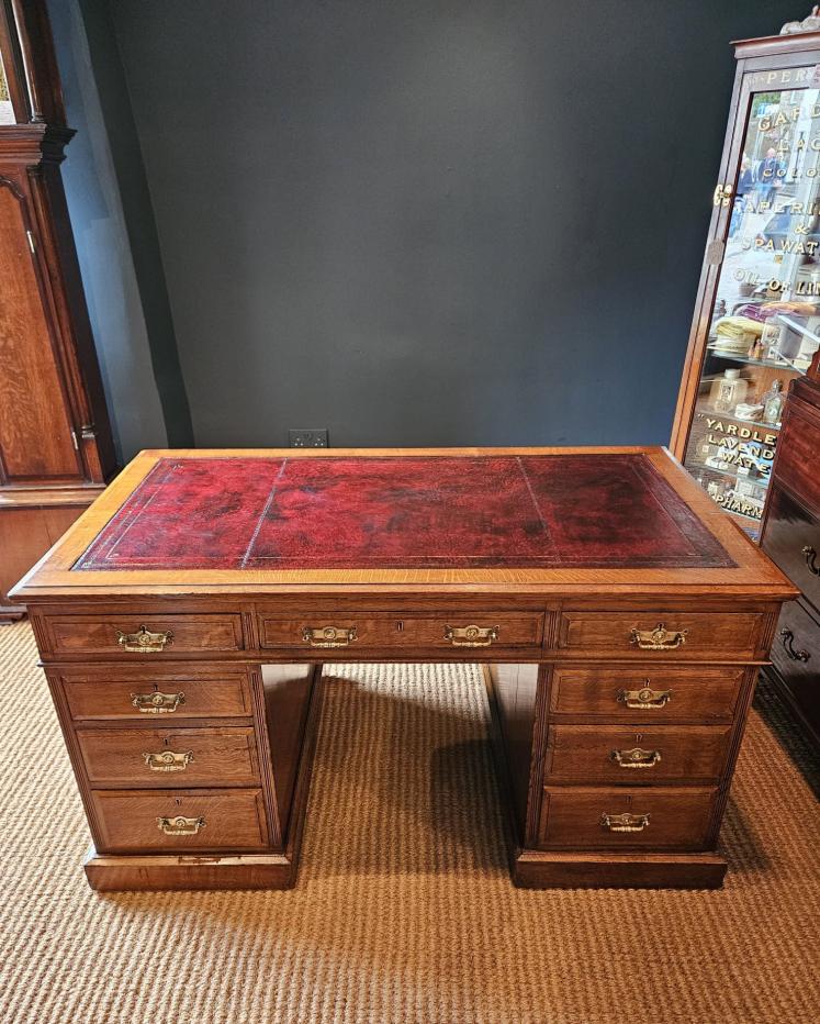 Quality Victorian Solid Oak Pedestal Desk by Maples London  - Image 2
