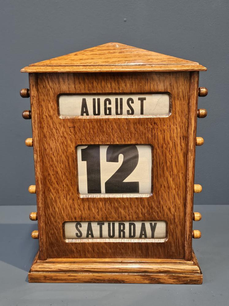 Extra Large Edwardian Oak Perpetual Desk Calendar - Image 1