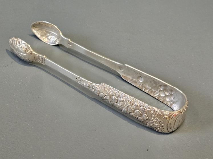 Large Pair of Fine Quality George III Dublin Silver Sugar Tongs - Image 2