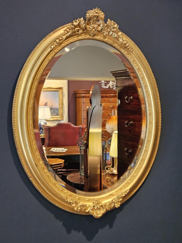 Mid Victorian Oval Timber Gilt Mirror - Image 5