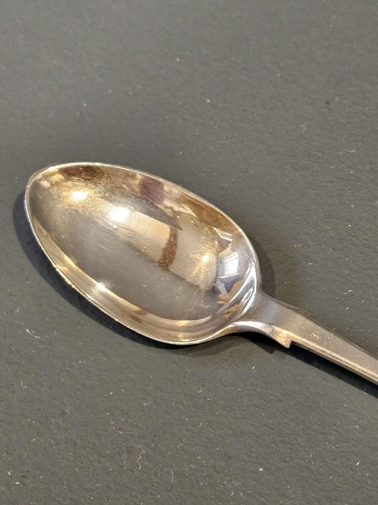 Set of Six Victorian Chester Silver Tea Spoons - Image 3