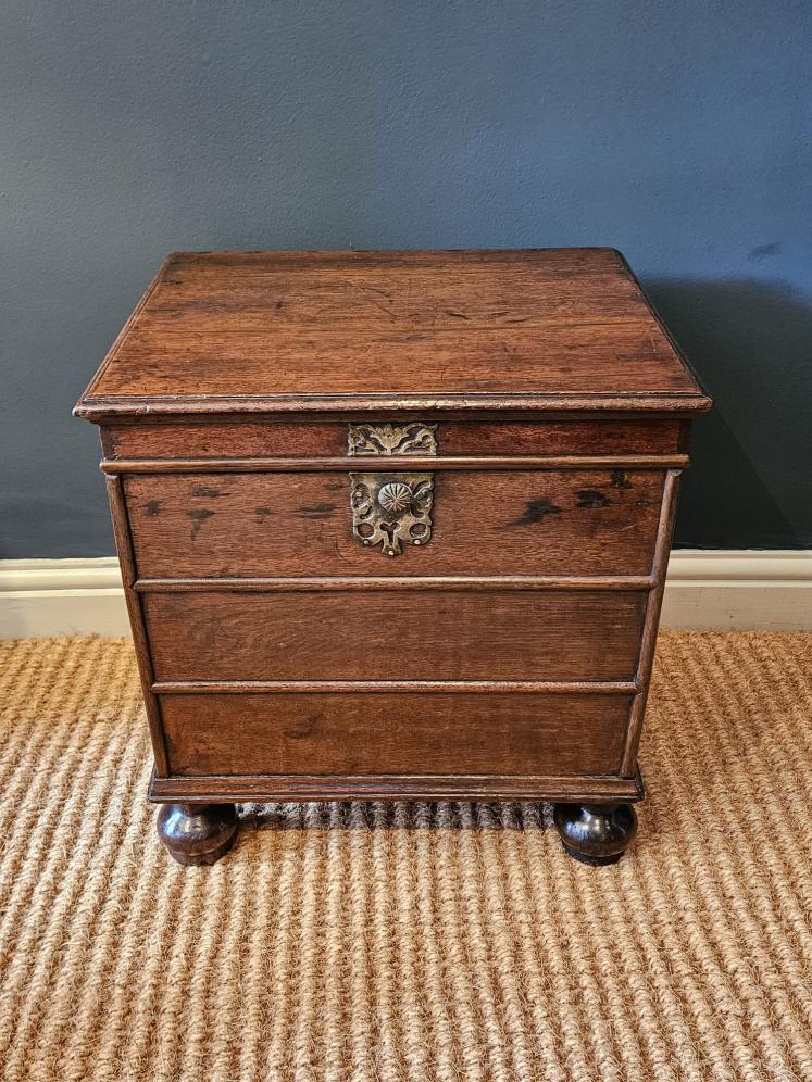 George I Oak Close Stool - Image 5