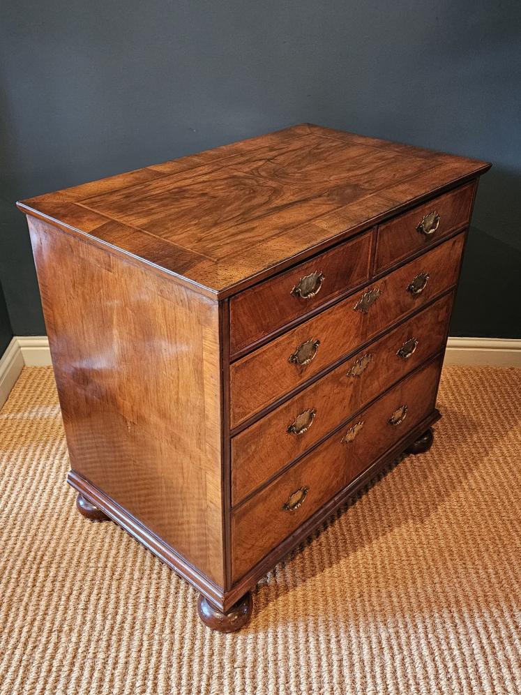 George I Walnut herringbone Banded Chest of Drawers - Image 6