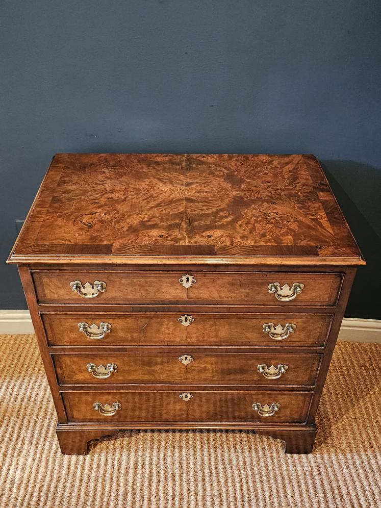Small George III Walnut Chest of Drawers - Image 4