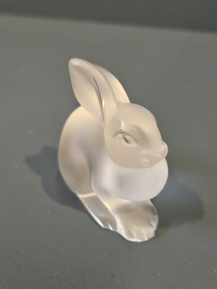 Lalique Opalescent Sitting Rabbit - Image 4