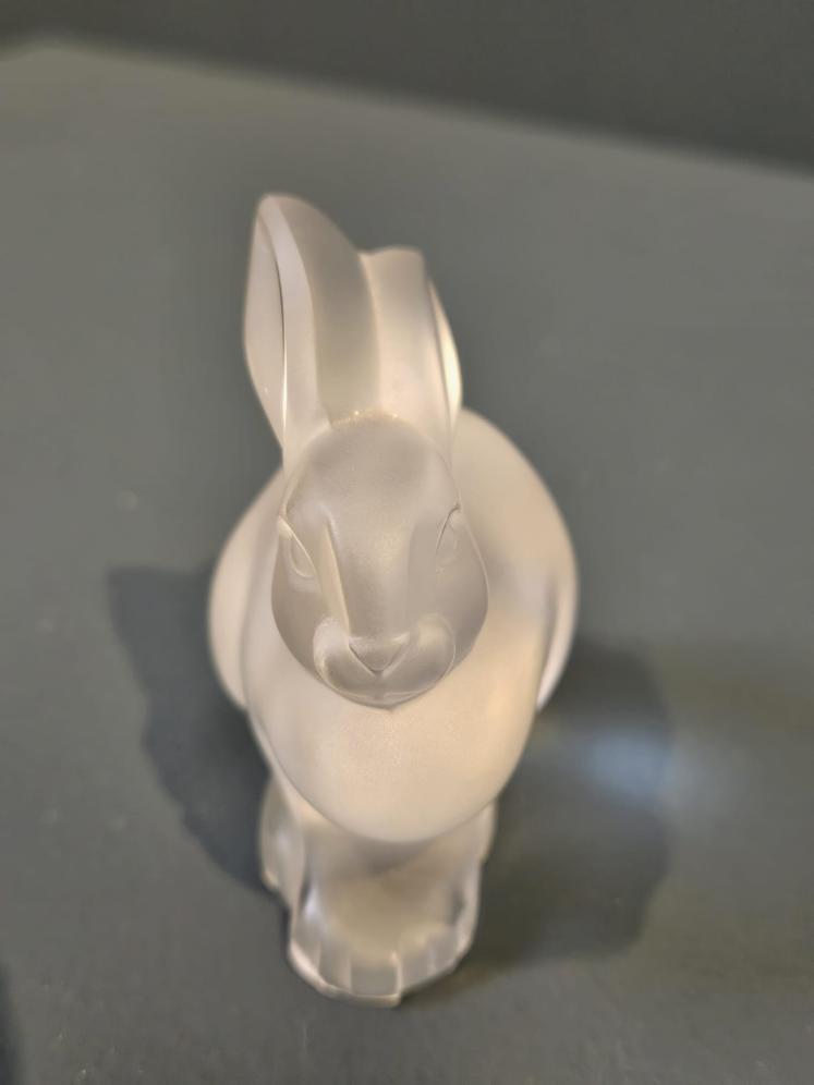 Lalique Opalescent Sitting Rabbit - Image 3
