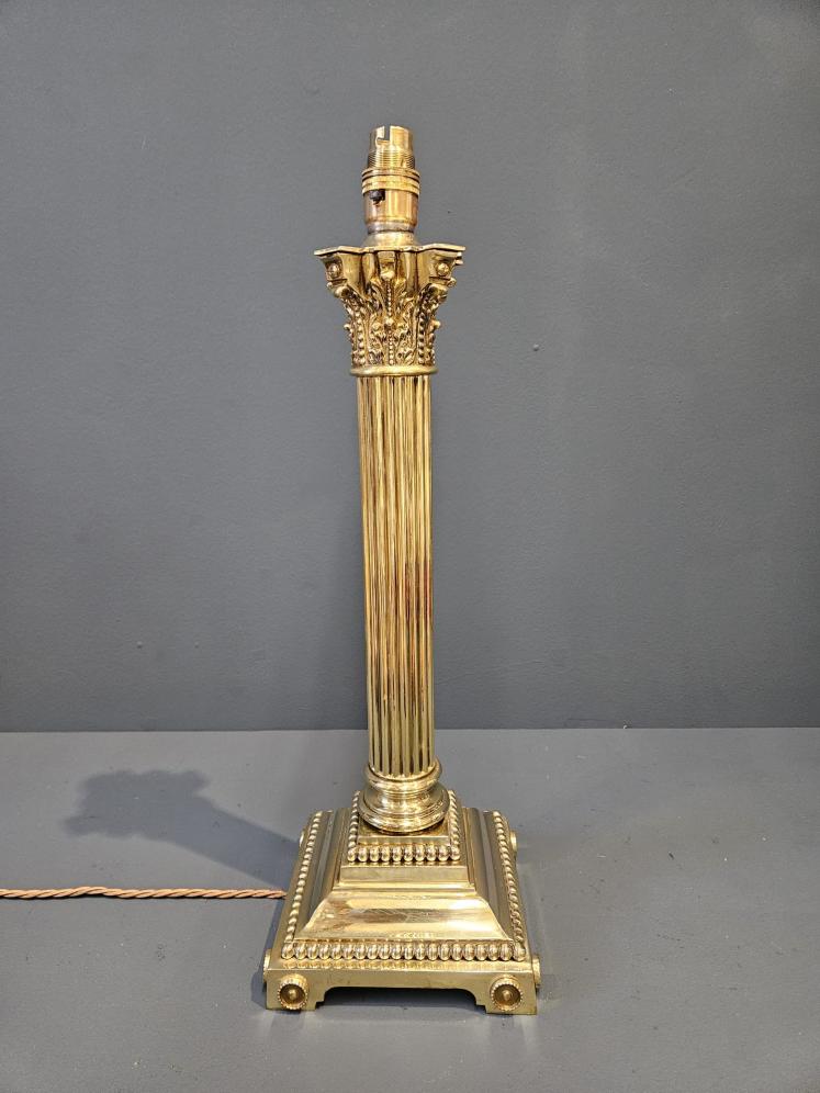Superb Late Victorian Brass Corinthian Column Table Lamp - Image 1