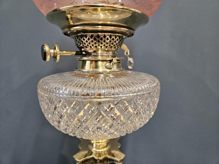 Outstanding Quality Victorian Oil Lamp with Crystal Reservoir and Original Shade - Image 6