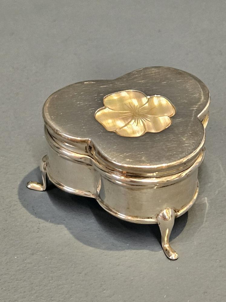 Silver Trinket Box with Mother of Pearl Pansy Inlay - Image 1