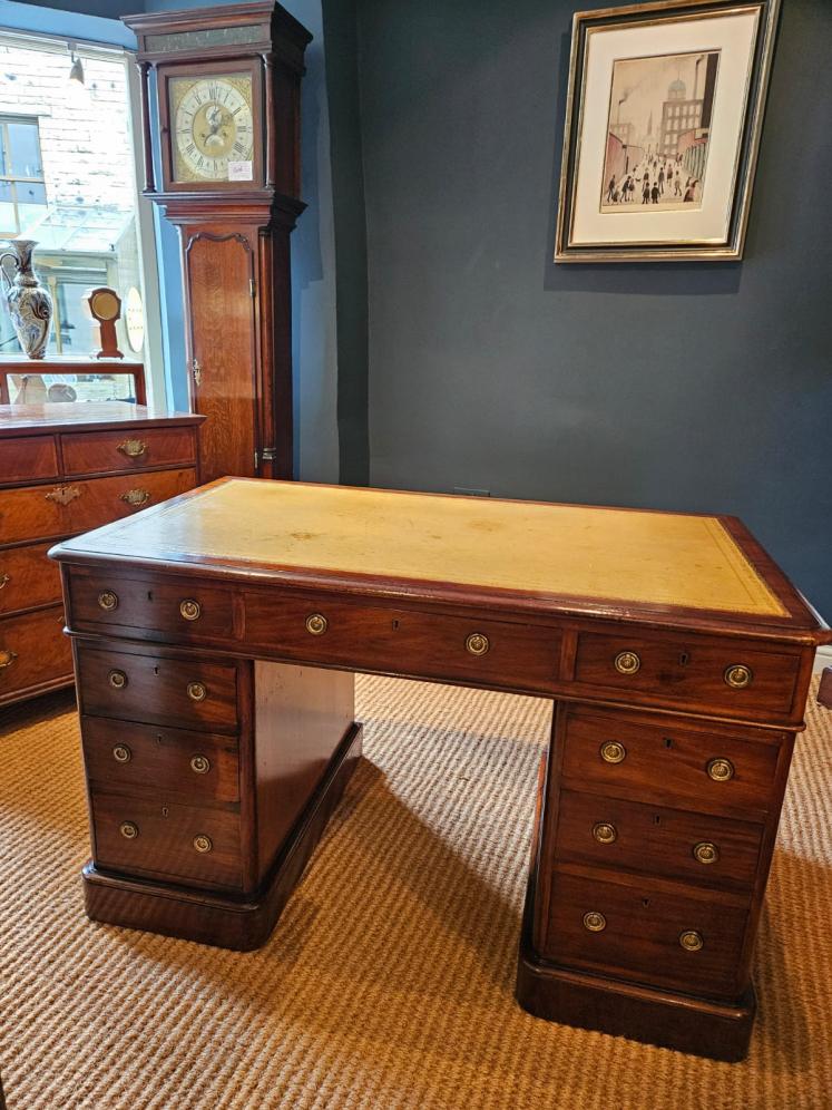 Victorian Mahogany Pedestal Desk - Image 1