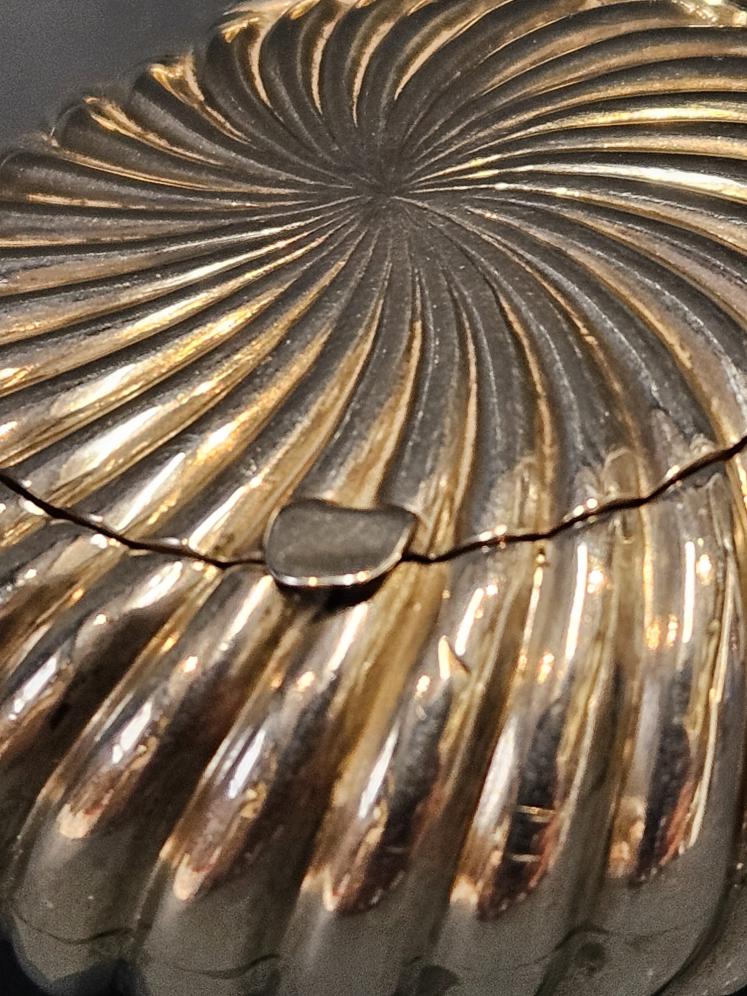 Matching Pair of George V Silver Snuffs  - Image 7