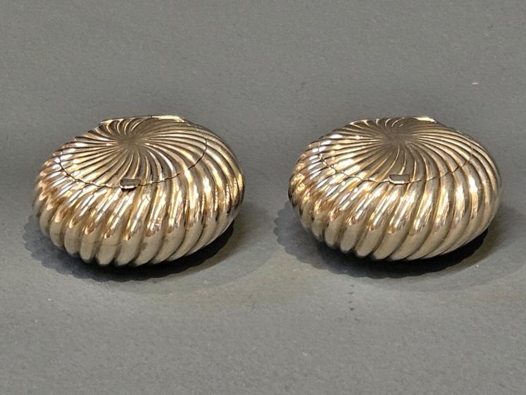 Matching Pair of George V Silver Snuffs  - Image 1