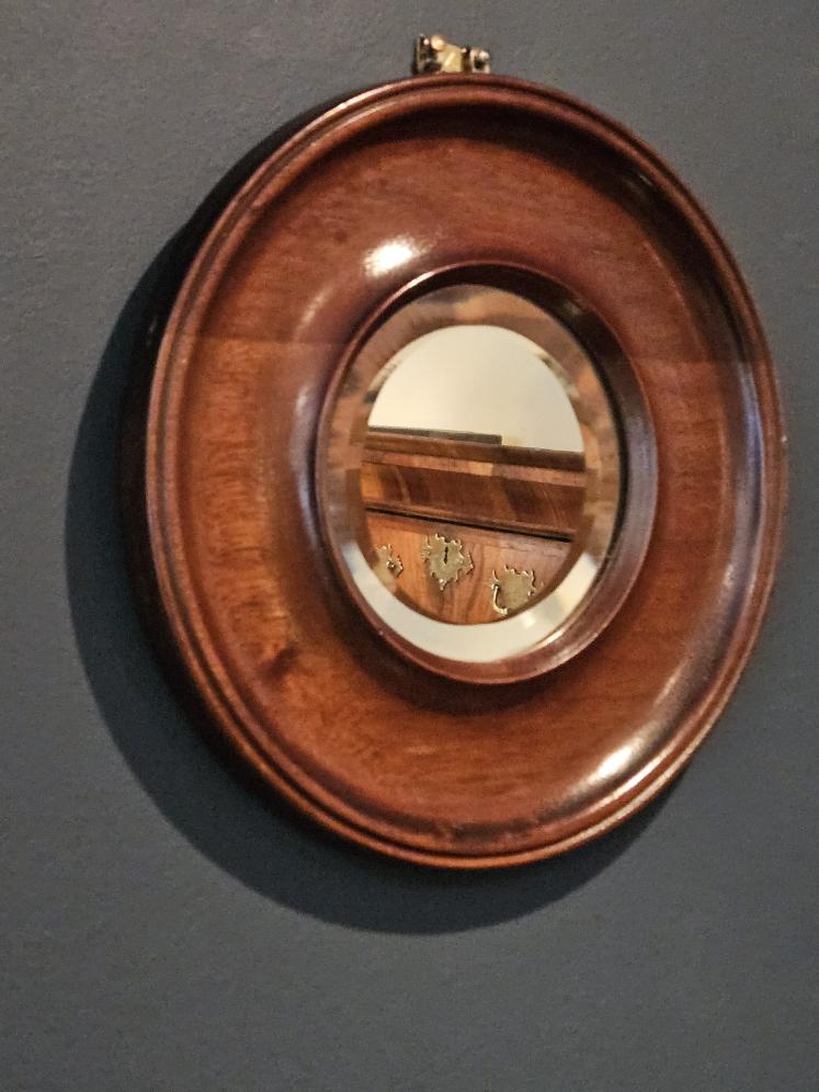 Small Victorian Circular Mahogany Framed Mirror  - Image 4