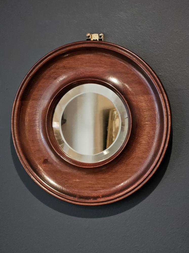 Small Victorian Circular Mahogany Framed Mirror  - Image 1