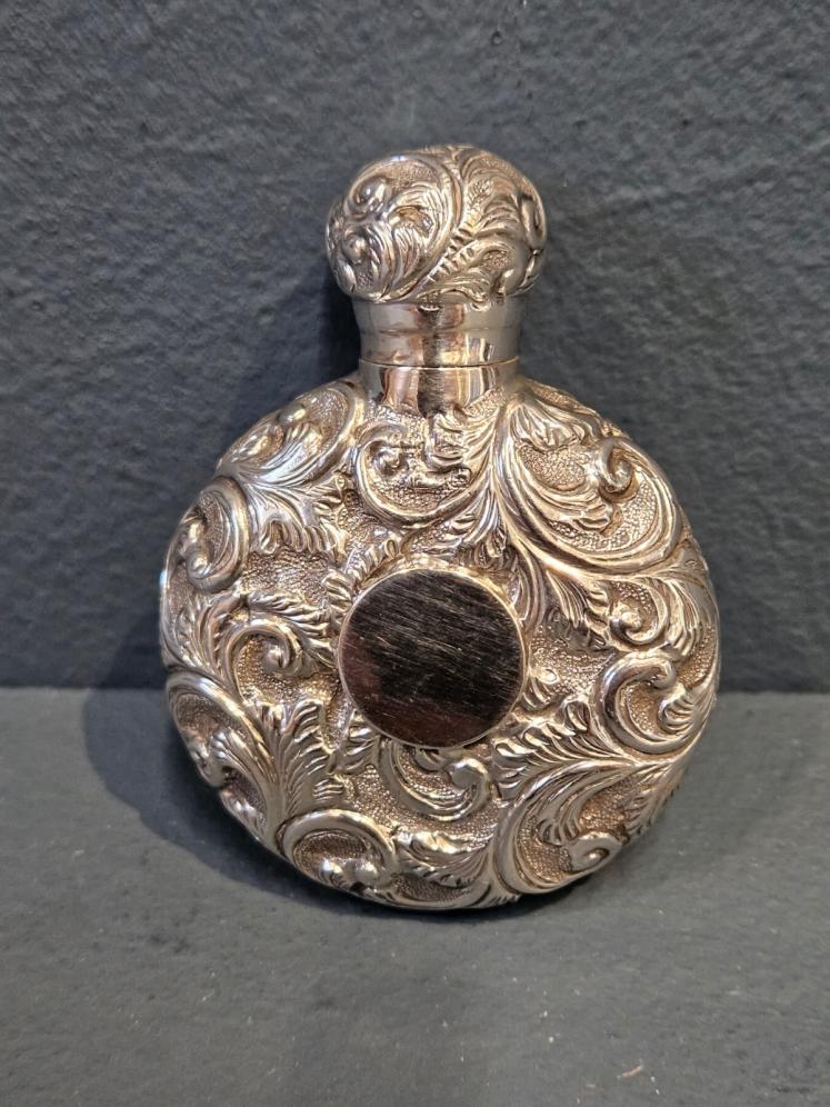 Victorian Silver Scent Flask - Image 1