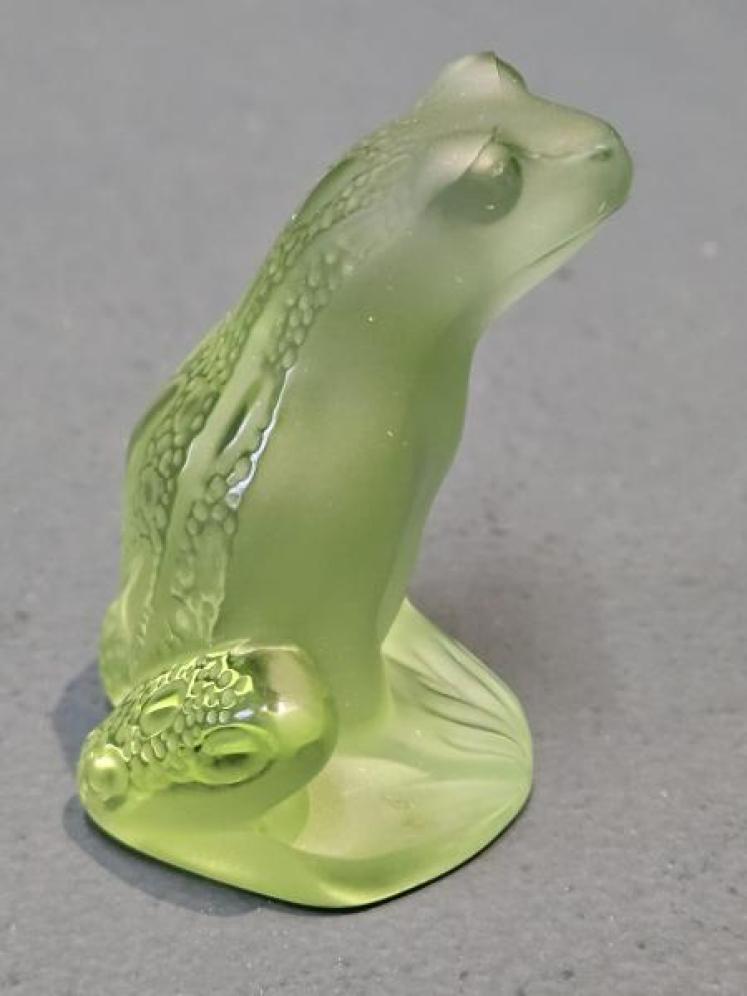 Pale Green Lalique Frog  - Image 4