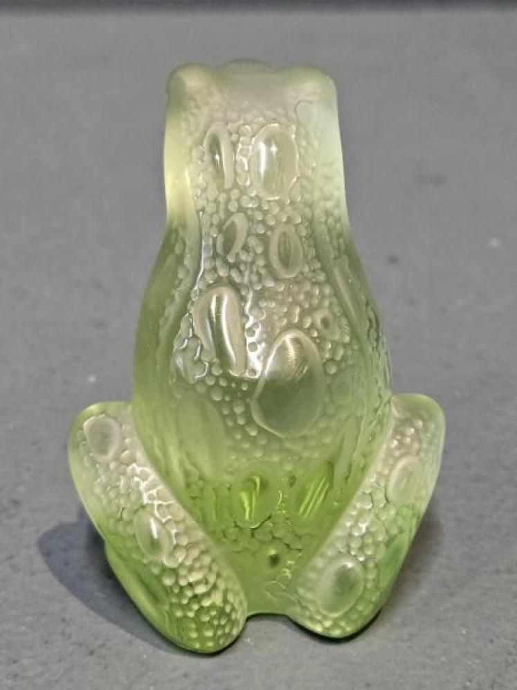Pale Green Lalique Frog  - Image 3