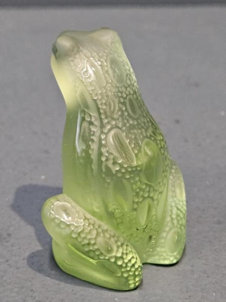 Pale Green Lalique Frog  - Image 2