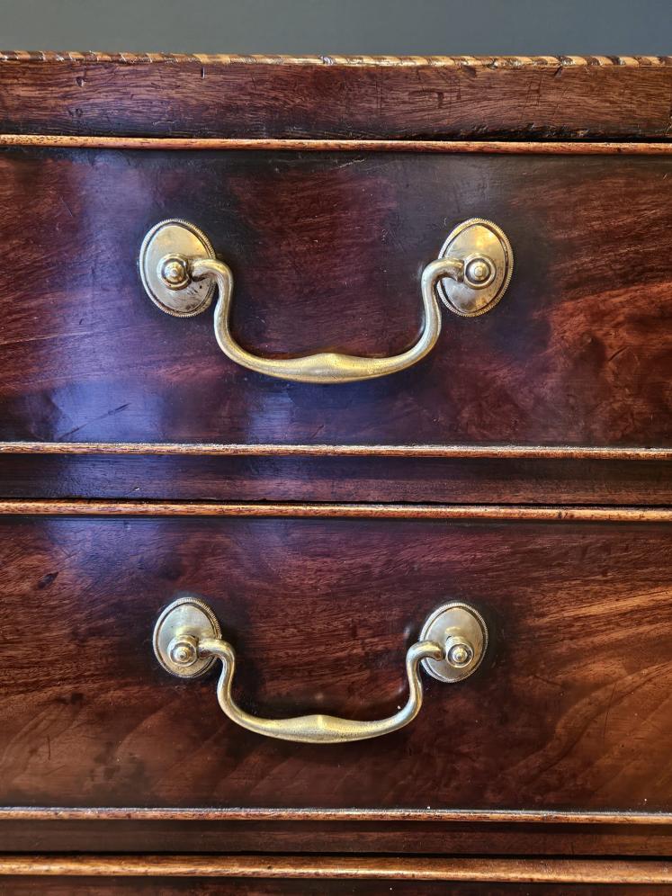 George III Mahogany Chest With Double Depth Bottom Drawer  - Image 4