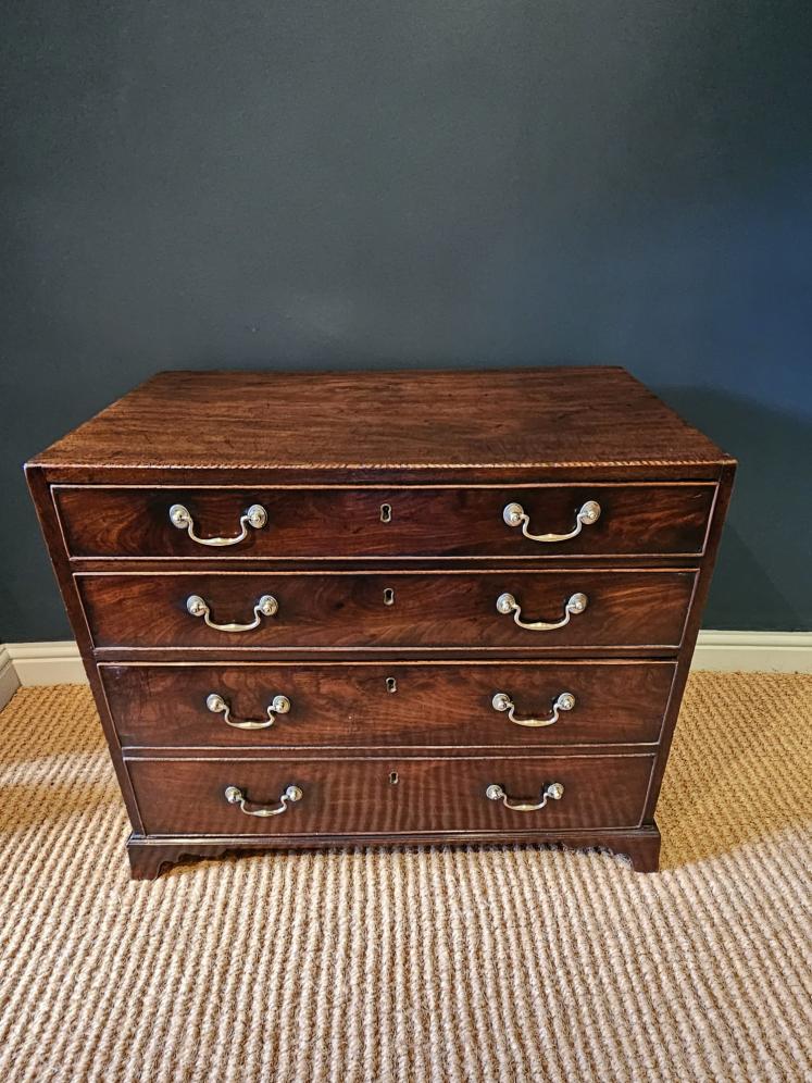 George III Mahogany Chest With Double Depth Bottom Drawer  - Image 3