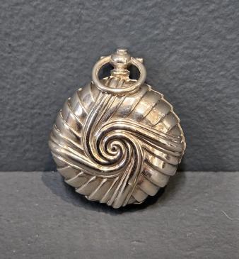 Chester Silver Swirl Design Sovereign Case 