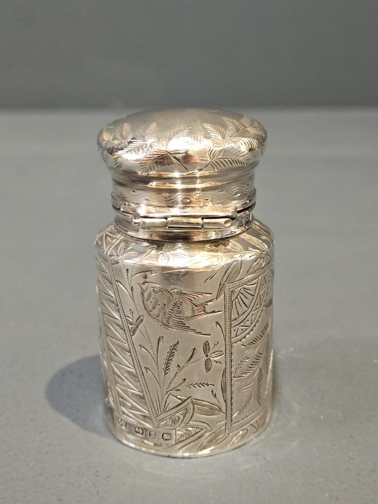 Superb Victorian Silver Owl Scent Bottle  - Image 7