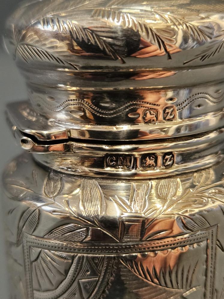 Superb Victorian Silver Owl Scent Bottle  - Image 3