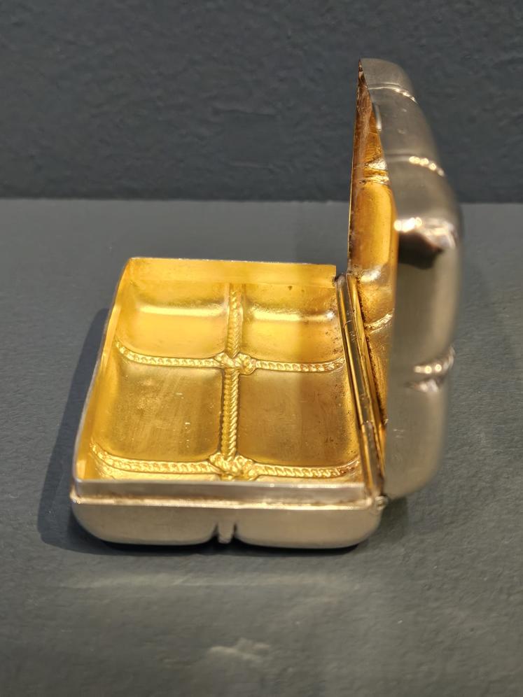Unusual Victorian Silver Tied Parcel Snuff Box - Image 5
