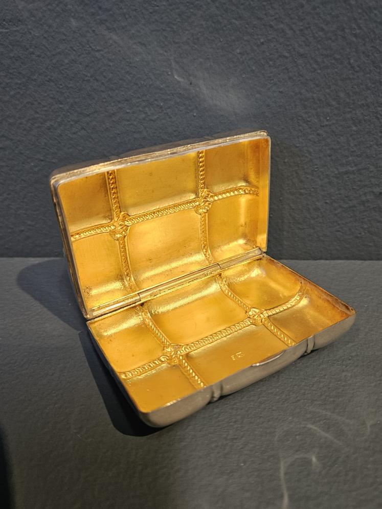 Unusual Victorian Silver Tied Parcel Snuff Box - Image 2