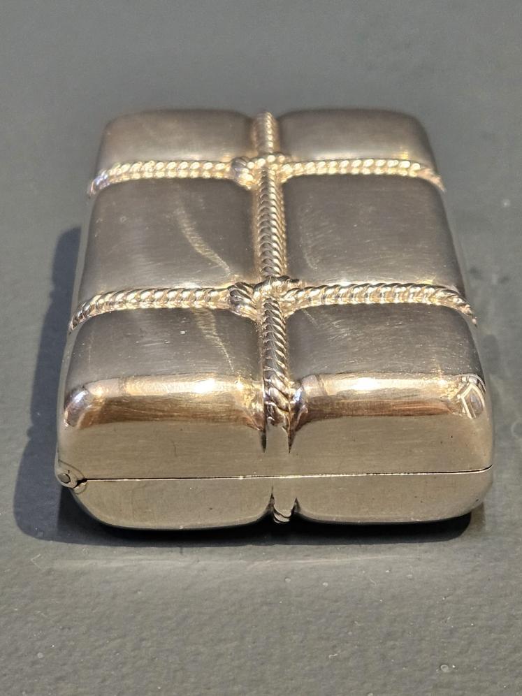 Unusual Victorian Silver Tied Parcel Snuff Box - Image 3