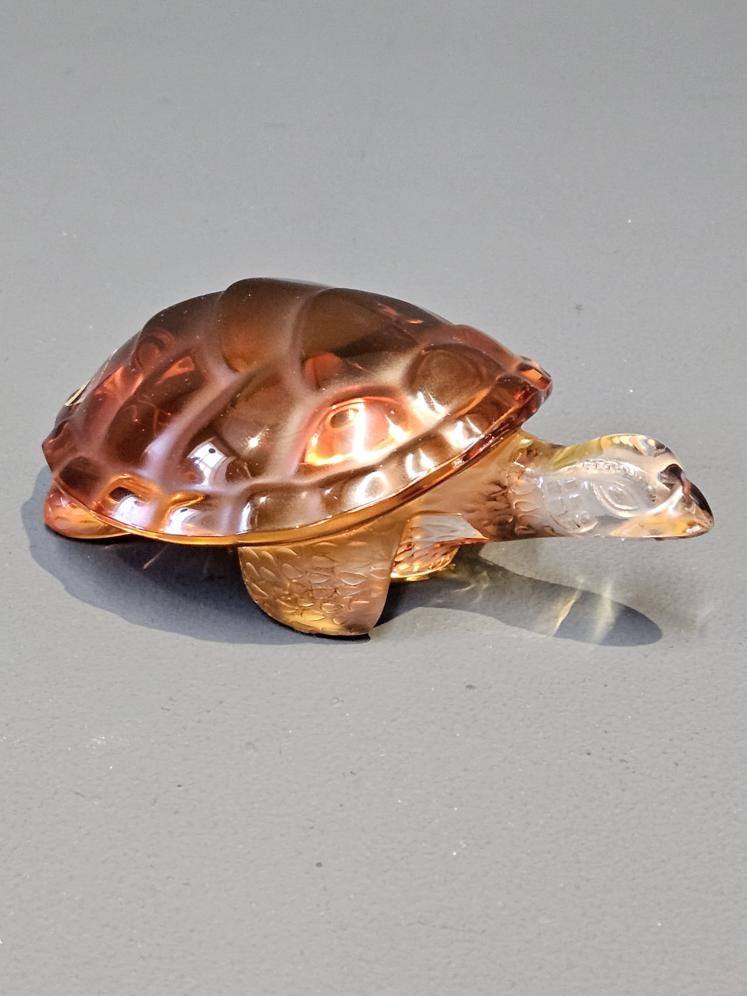Large Lalique Opalescent Amber Turtle  - Image 7