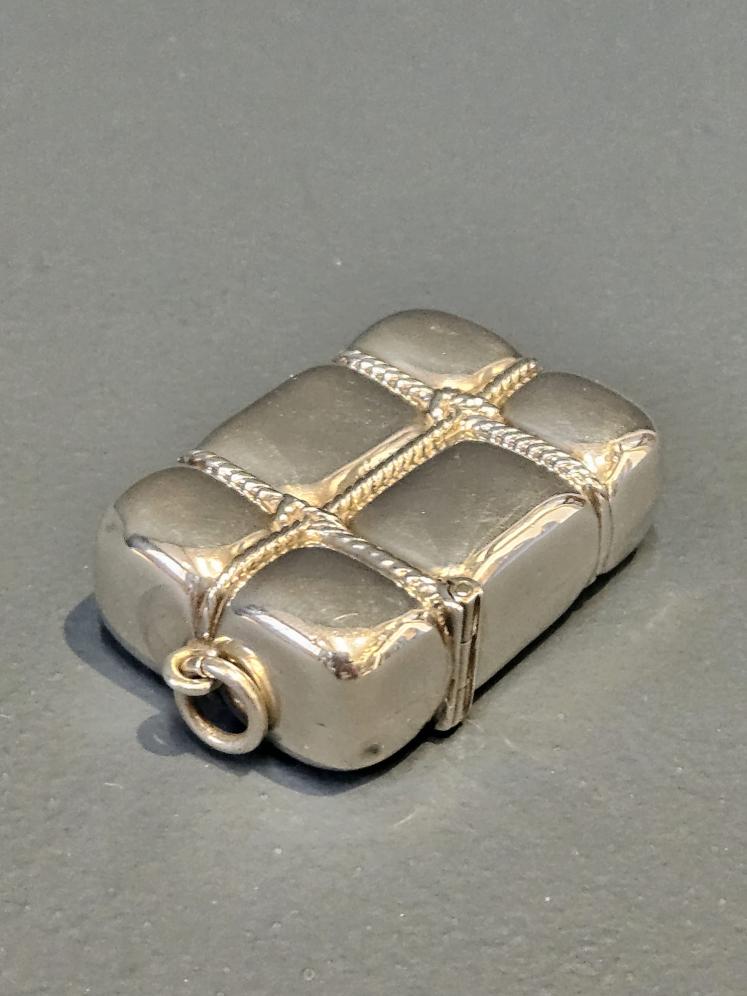 Unusual Victorian Silver Tied Parcel Vesta Case - Image 7
