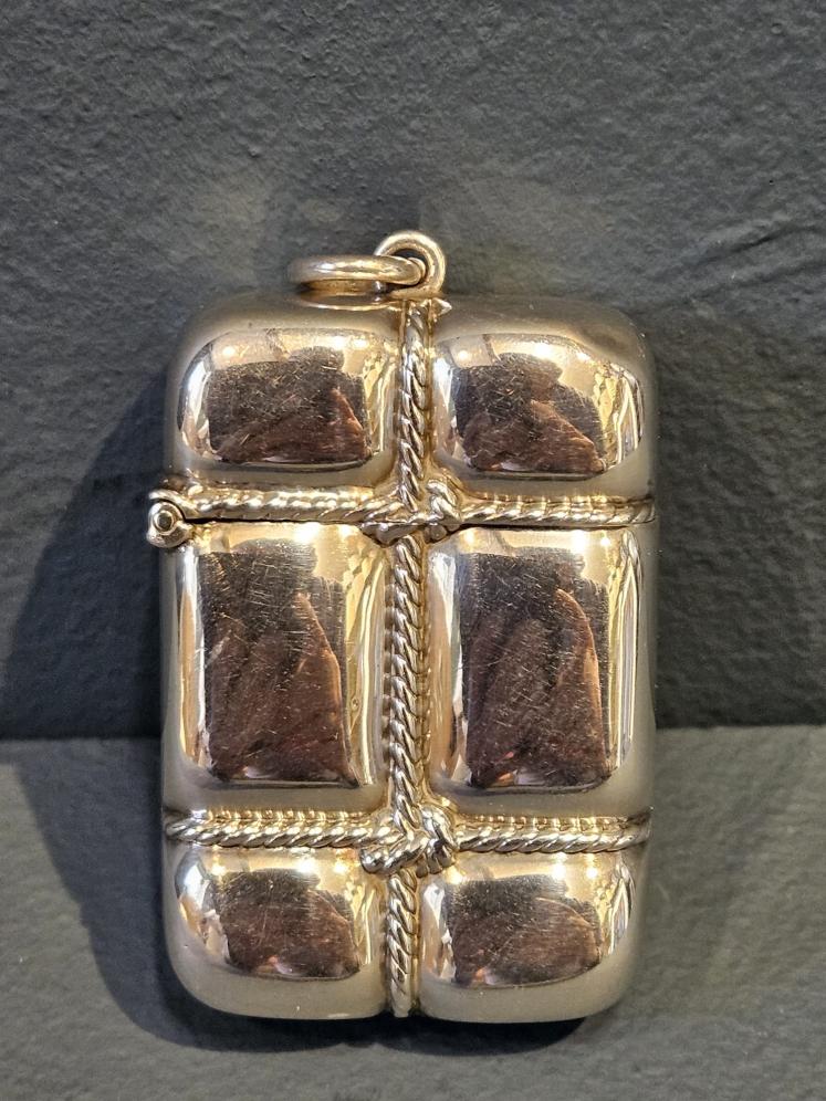 Unusual Victorian Silver Tied Parcel Vesta Case - Image 1