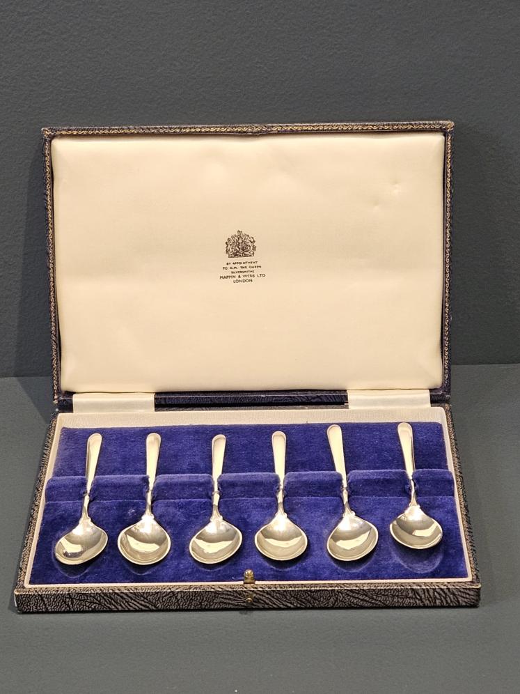 Set of Six Edwardian Silver Coffee Spoons - Image 1